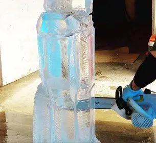 Ice sculpture